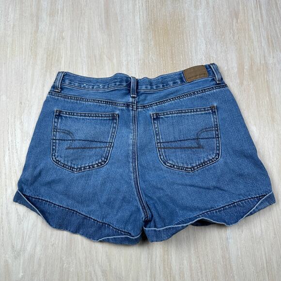 American Eagle Mom Short High Waisted Blue Medium Wash Denim Jean Shorts 10 - Picture 11 of 13